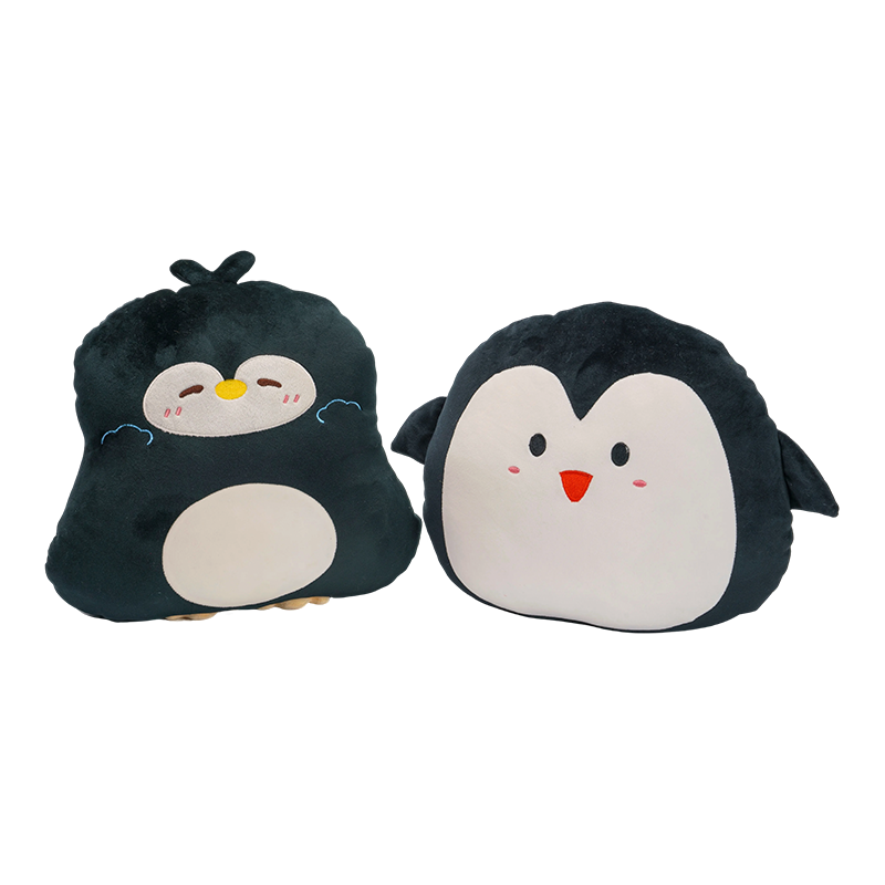 Oreillers en peluche pingouin potelé